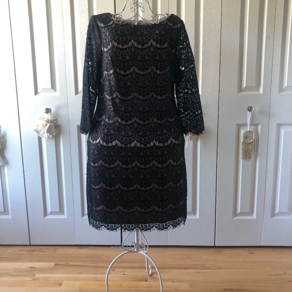 Jessica Howard 1/2 sleeve lace dress